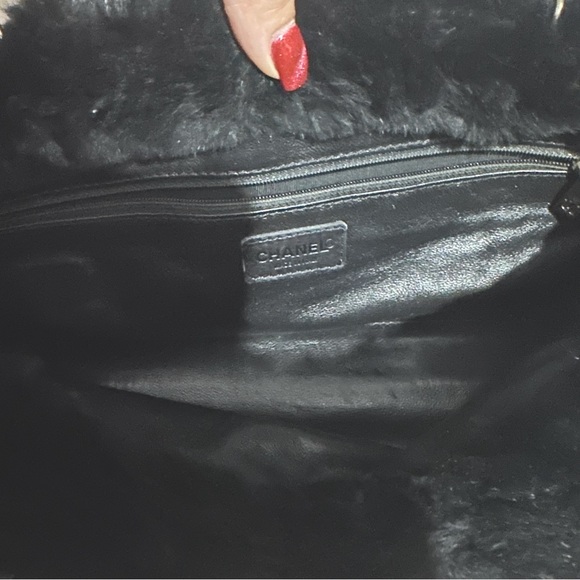 Chanel Black Rabbit Fur Shoulder Bag in like new condition - Picture 11 of 12